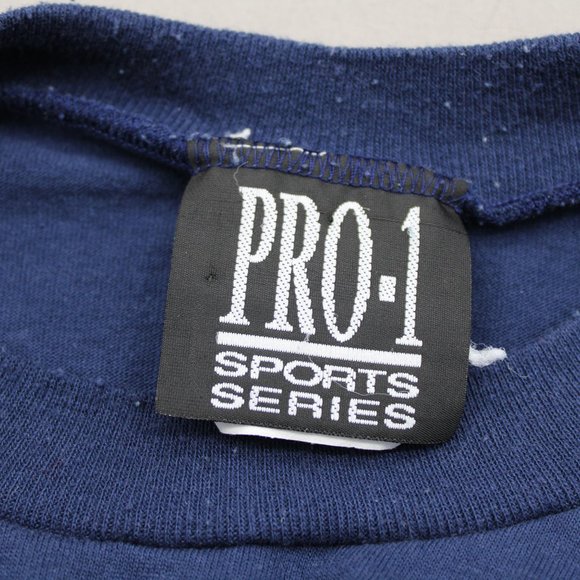 Vintage Graphic Shirt - Univiersity of Michigan Coat of Arms - Men's Large - Picture 7 of 8